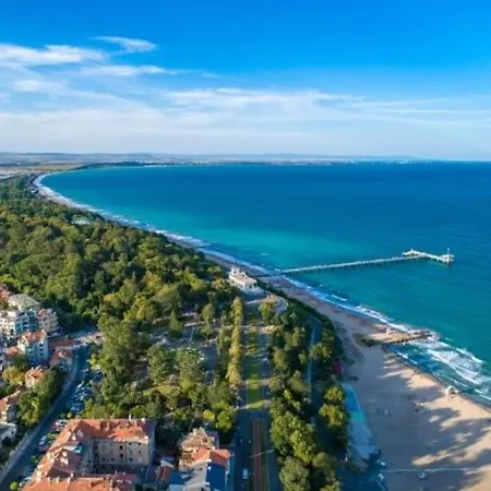 Elite Is Located In The Old Town Of Апартамент Поморие