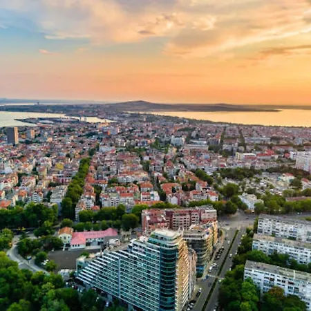 Апартамент Elite Is Located In The Old Town Of